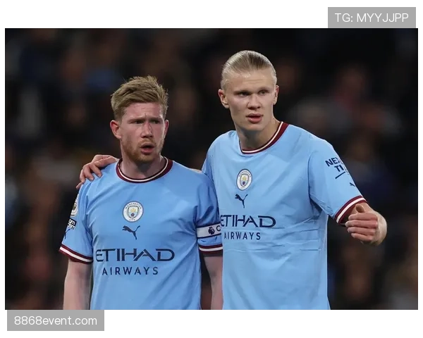 德布劳内如何通过比赛视野预判防守并优化传球选择