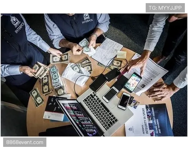 救险解围在足球规则中如何界定犯规与合法行为？