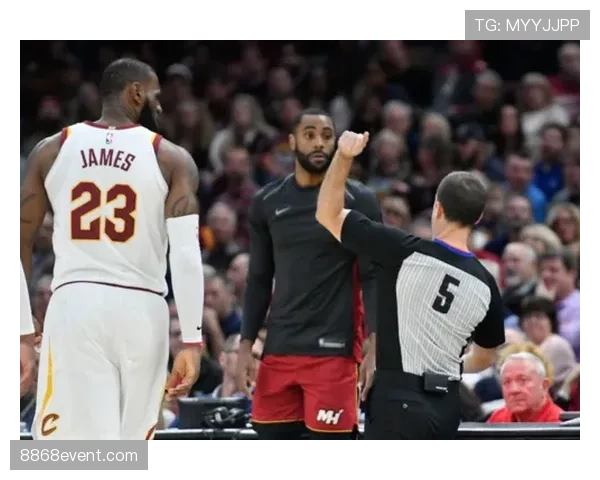 揭秘NBA与FIBA中对阻挡犯规判定的核心区别详解
